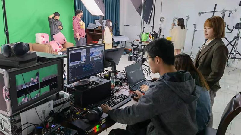 选择公关传播供应商时，要对其资质进行严格考察。以下是一些重要的资质证书：