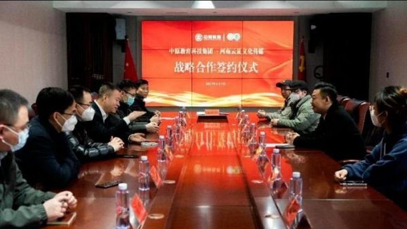 特种纸与烫金工艺：VI设计价格差异的核心秘密